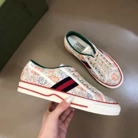 GUCCI古驰 G家 Tennis 1977系列,情侣GG运动帆布鞋