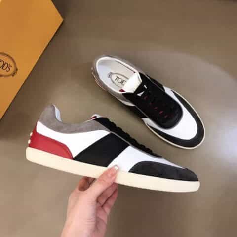 TODS 进口头层牛皮制成顶级原单男士休闲鞋