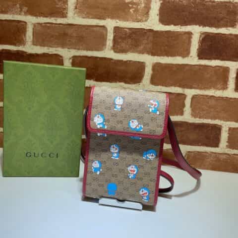 GUCCI古驰哆啦A梦系列手机包647805