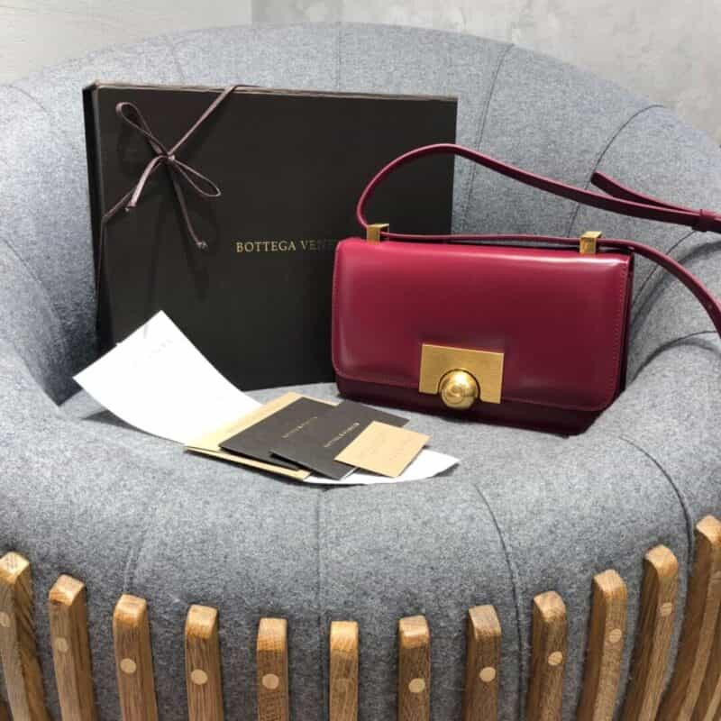 Bottega Veneta葆蝶家 Classic 21CM Bag 587222浆莓红