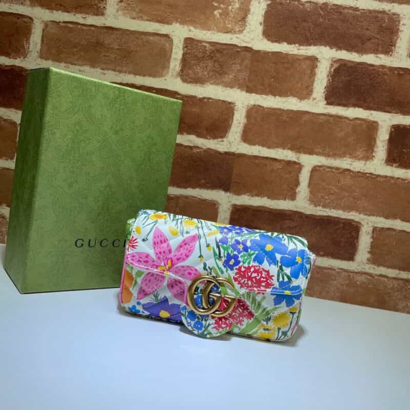 GUCCI古驰线上专享艺术家Ken Scott印花系列GG Marmont系列超迷你手袋476433