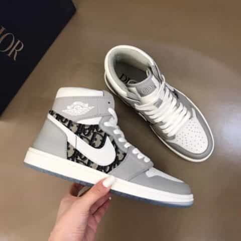 Nike & Dior 由小牛皮制成联名系带低帮休闲运动鞋