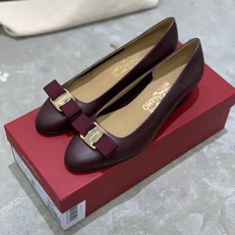 SF salvatore Ferraga*o 菲拉*慕Vara蝴蝶结经典款半内里中跟单鞋