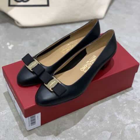 SF salvatore Ferraga*o 菲拉*慕Vara蝴蝶结经典款半内里中跟单鞋