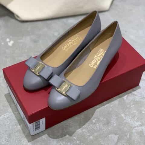SF salvatore Ferraga*o 菲拉*慕Vara蝴蝶结经典款半内里中跟单鞋