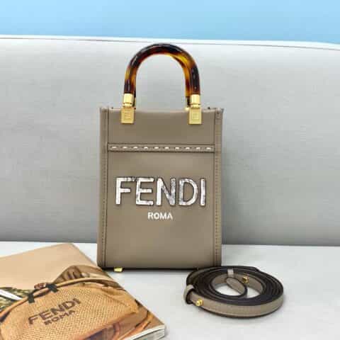 FENDI芬迪全牛皮搭配琥珀手柄手袋8376A