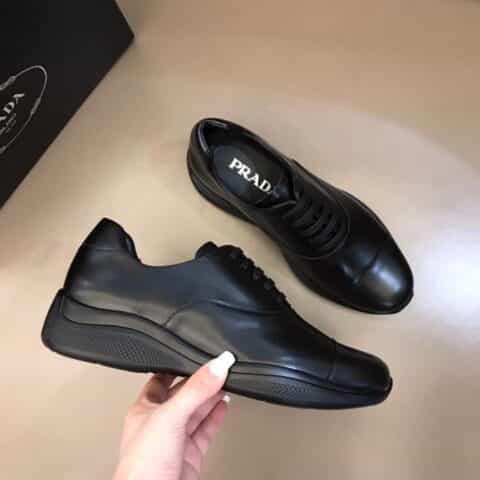 PRADA/普拉达   精选小牛皮打造经典男士休闲皮鞋