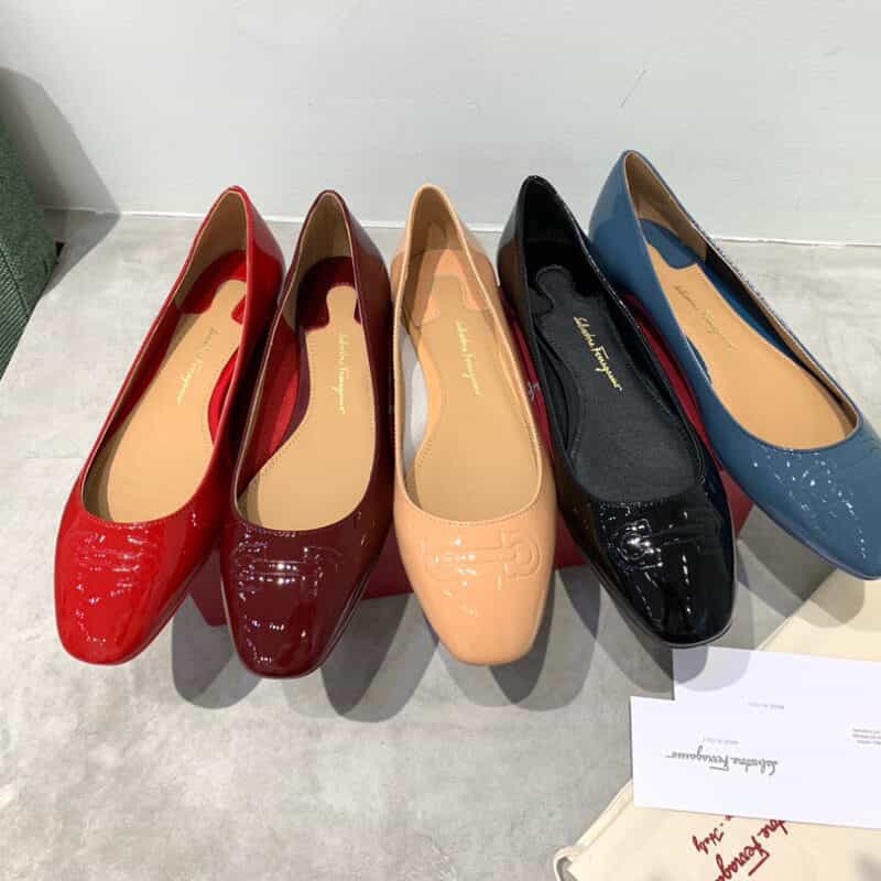 SF salvatore Ferraga*o 菲拉*慕芭蕾舞烫压纹漆皮平底鞋鞋