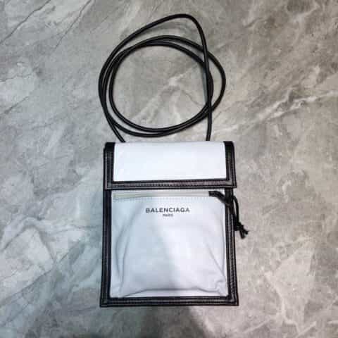 Balenciaga巴黎世家数码烫logo原版进口褶皱皮手机包皮绳挎包