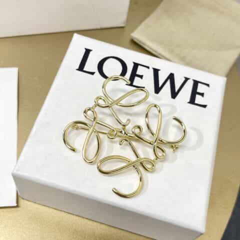 新款LOEWE罗意威胸针