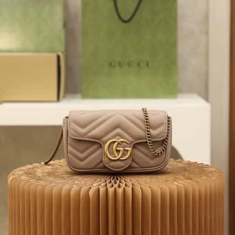 Gucci古奇Marmont绗缝super mini斜挎链条包‎476433奶茶色