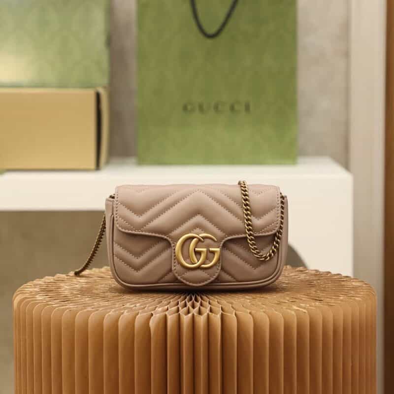 Gucci古奇Marmont绗缝super mini斜挎链条包‎476433奶茶色