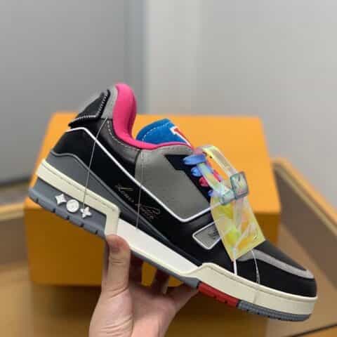 LV/路易威登   双色小牛皮黑色条纹男士运动跑鞋