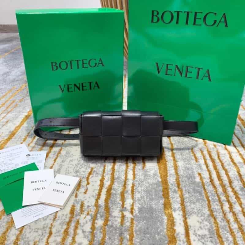 Bottega Veneta葆蝶家 The Belt Cassttte腰包 639367黑色