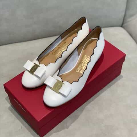SF salvatore Ferraga*o  菲拉*慕2021新款vara系列扇形波浪边浅口单鞋