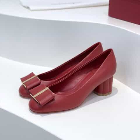 SF salvatore Ferraga*o 菲拉*慕全新vara超大蝴蝶结圆头梅花跟高跟鞋