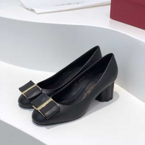 SF salvatore Ferraga*o 菲拉*慕全新vara超大蝴蝶结圆头梅花跟高跟鞋