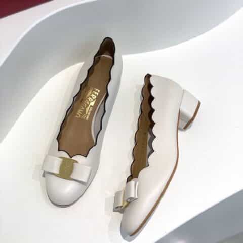 SF salvatore Ferraga*o 菲拉*慕2021新款vara系列扇形波浪边浅口单鞋