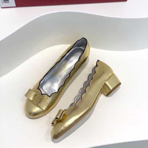 SF salvatore Ferraga*o 菲拉*慕2021新款vara系列扇形波浪边浅口单鞋