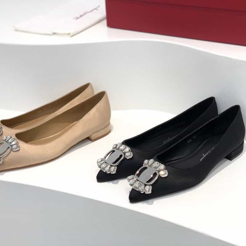 SF salvatore Ferraga*o 菲拉*慕全新钻扣尖头平底单鞋