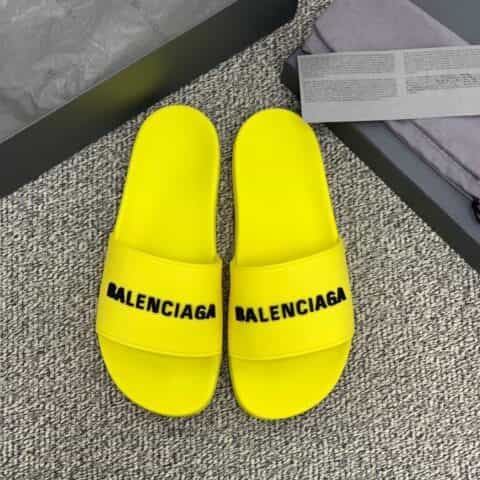 BALENCIAGA巴黎世家 采用字母印花橡胶情侣沙滩拖鞋