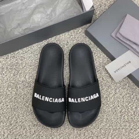 BALENCIAGA巴黎世家 采用字母印花橡胶情侣沙滩拖鞋