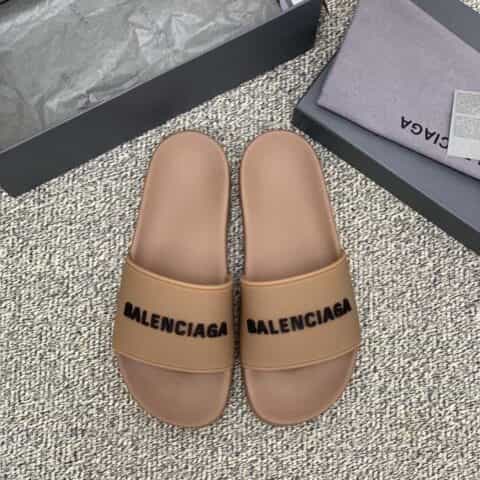BALENCIAGA巴黎世家 采用字母印花橡胶情侣沙滩拖鞋