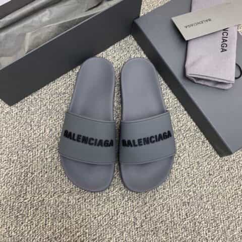 BALENCIAGA巴黎世家 采用字母印花橡胶情侣沙滩拖鞋