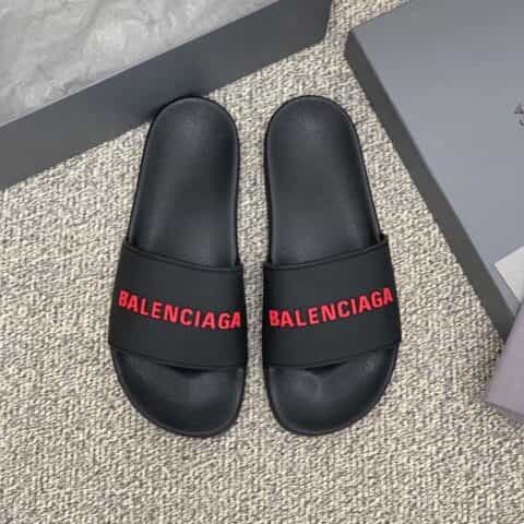 BALENCIAGA巴黎世家 采用字母印花橡胶情侣沙滩拖鞋