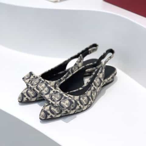 SF salvatore Ferraga*o 菲拉*慕2021新款viva系列后空露跟粗跟凉鞋