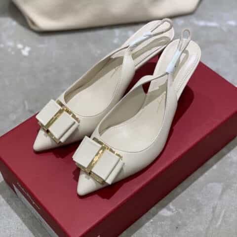 SF salvatore Ferraga*o 菲拉*慕最新款尖头叠层蝴蝶结中跟细跟后空凉鞋