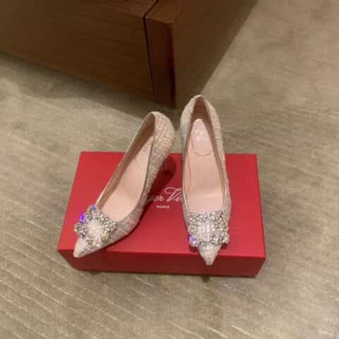 Roger Vivier 意大利真皮大底钻扣真丝 10cm高跟鞋