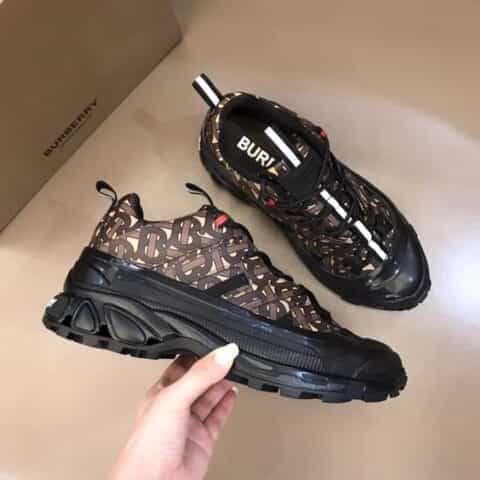 BURBERRY巴宝莉 Vintage 复古格纹棉质面料与尼龙时装秀款 Union 运动鞋