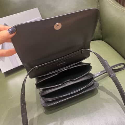 Balenciaga B.Small Bag 豆腐包 618156平纹黑色黑扣