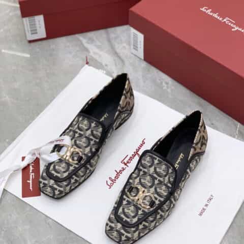 SF salvatore Ferraga*o 菲拉*慕GANCINI马蹄扣小方头可踩跟乐福鞋
