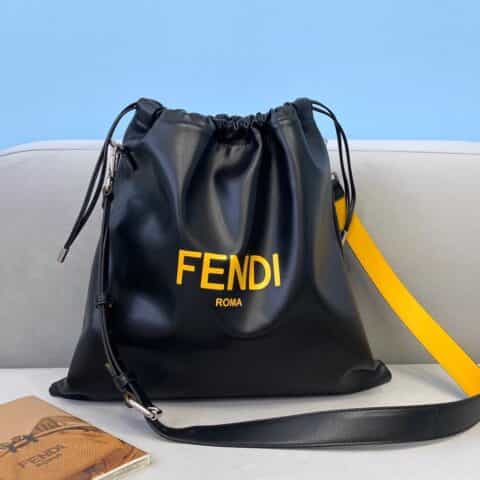 FENDI芬迪字母印花大号肩背包8355L
