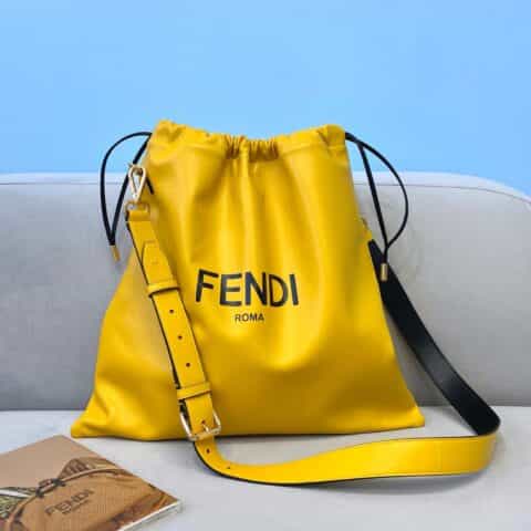 FENDI芬迪字母印花大号肩背包8355L