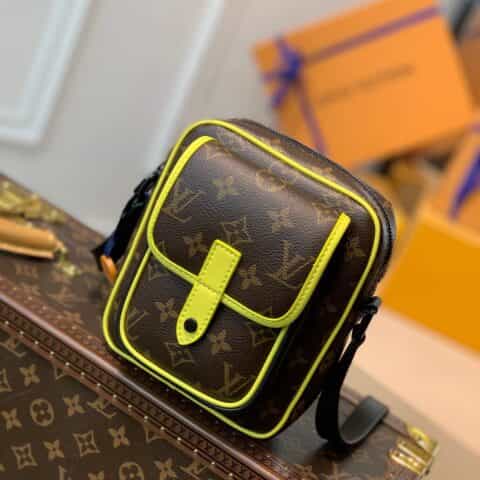 Louis Vuitton LV Christopher Wearable Wallet Bags M80793