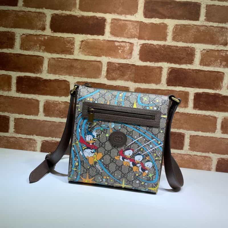 GUCCI古驰Disney x Gucci唐老鸭印花邮差包645054