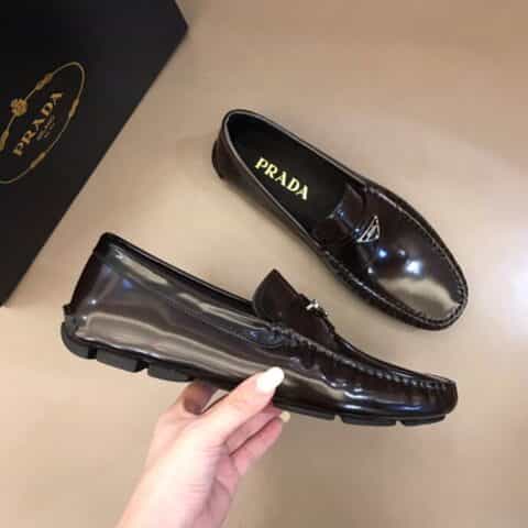 PRADA/普拉达 进口头层牛皮P家经典奢牌驾车豆豆鞋
