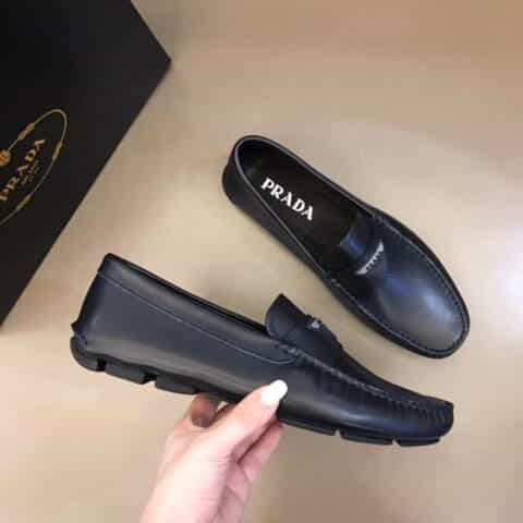 PRADA/普拉达 进口头层牛皮P家经典奢牌驾车豆豆鞋