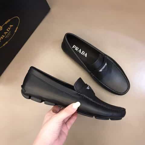 PRADA/普拉达 进口头层牛皮P家经典奢牌驾车豆豆鞋