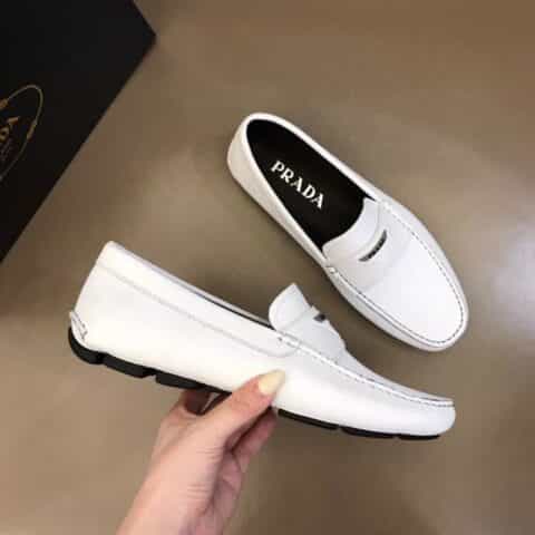 PRADA/普拉达 进口头层牛皮P家经典奢牌驾车豆豆鞋
