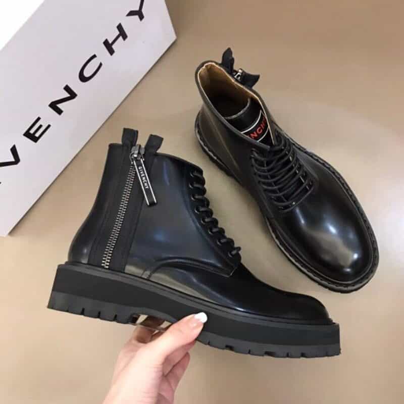 GIVENCHY纪梵希 Giv家新款Combat圆头德比男士高帮靴