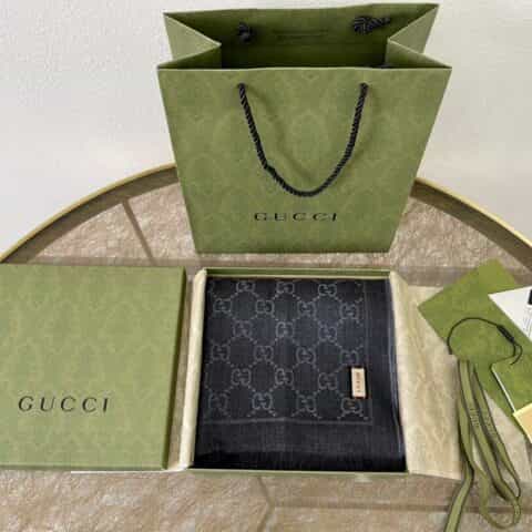 GUCCI古驰GG提花图案针织羊毛围巾133483