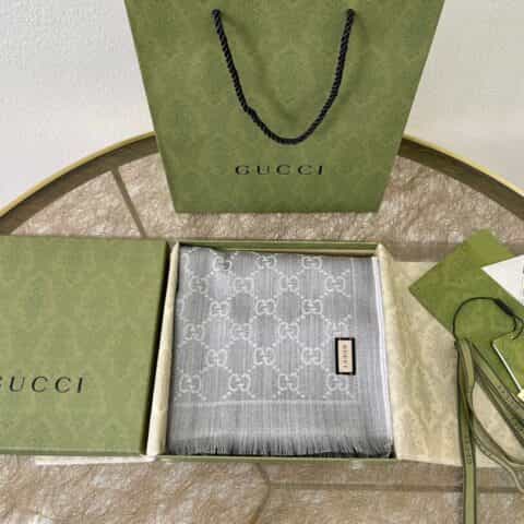 GUCCI古驰GG提花图案针织羊毛围巾133483