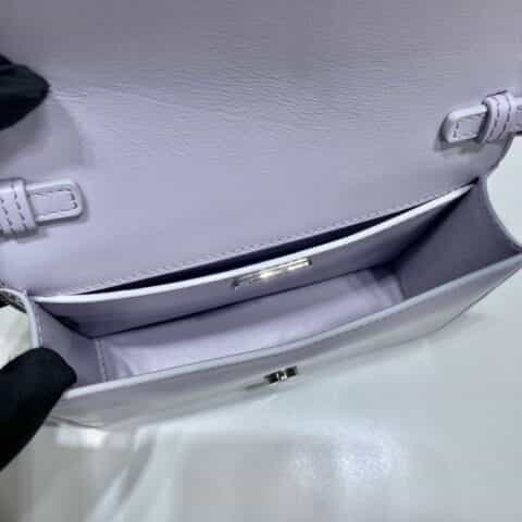 Prada 2021新款大三角形徽标翻盖包 1BH189紫色