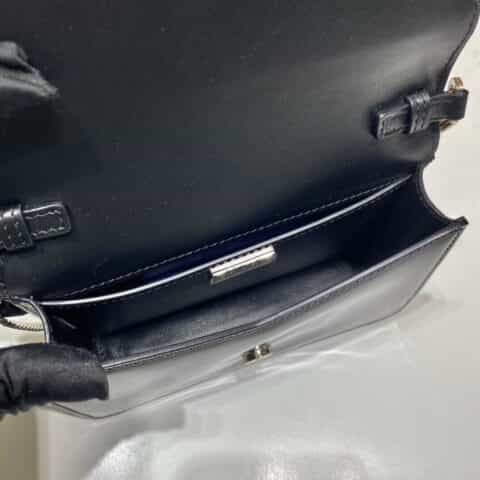 Prada 2021新款大三角形徽标翻盖包 1BH189黑色