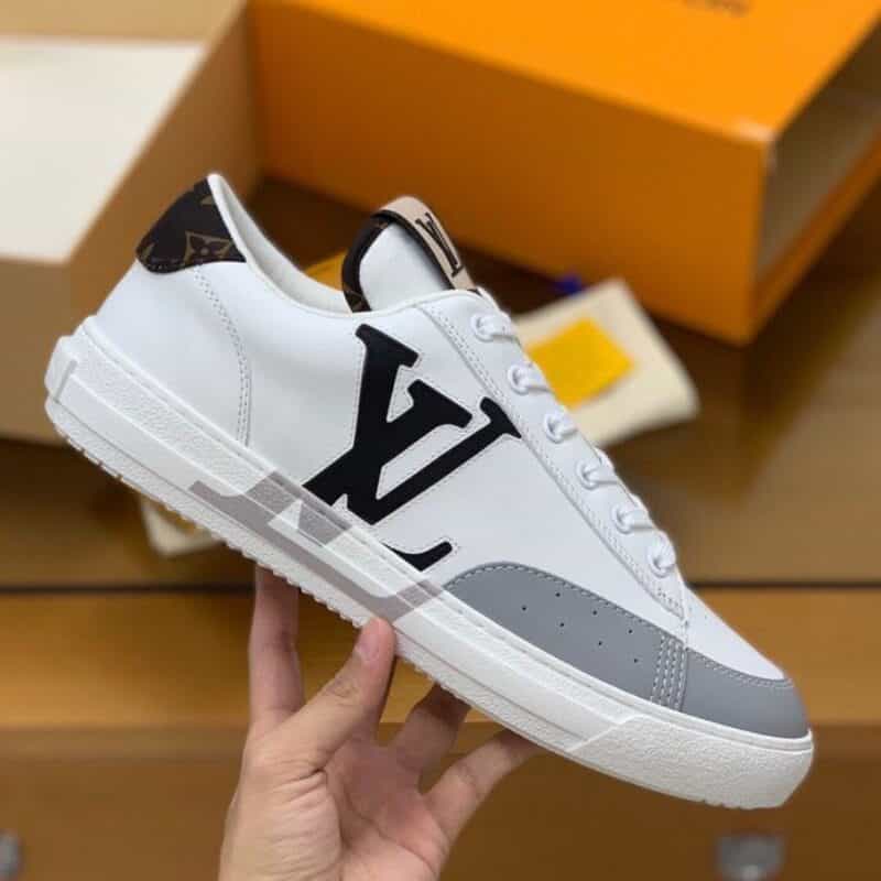 LV/路易威登 白色牛皮及标志性的Monogram帆布情侣款低帮运动鞋