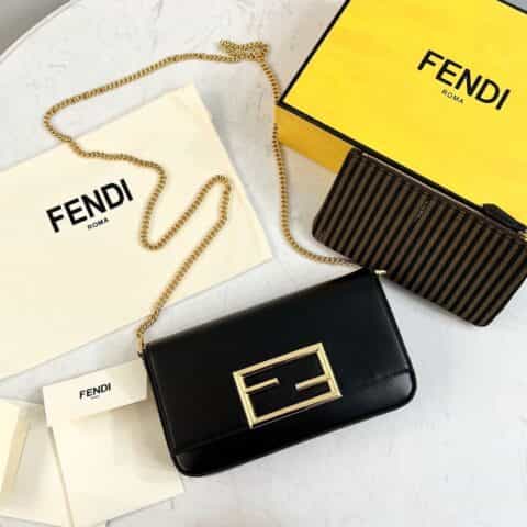 FENDI芬迪进口级手掌纹几何图形简约款baguette手袋8521